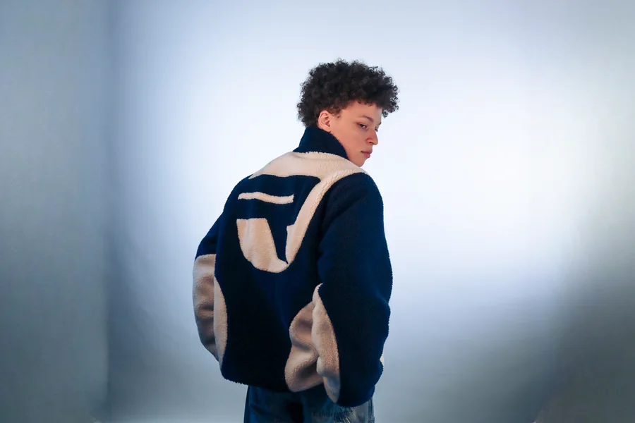 The Drop 2 sherpa fleece, back with the R panel